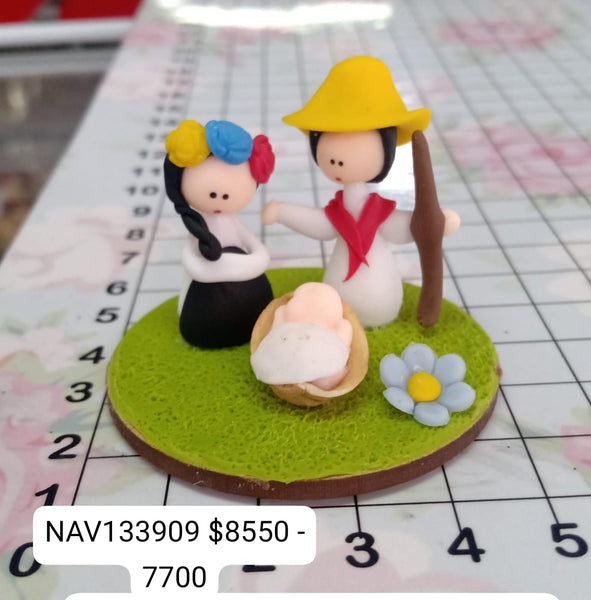 REF: NAV133909 NAV. PESEBRE MEDIANO TRICOLOR