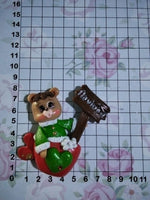 REF: NAV001012 NAV. TAZA NAVIDEÑA IMAN DIEFERENTE MOTIVO 9.5 CMS ALTO APRX.
